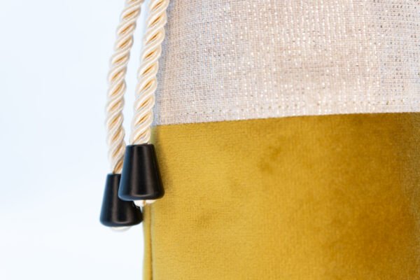 sac-porte-gourde-chic-velours-detail1.jpg